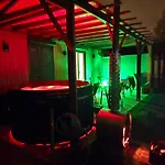 Nowy York - Sauna - Jacuzzi - Najczystsze Jezioro Pl - - Styrus Holiday home Giewartow