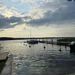 Nowy York - Sauna - Jacuzzi - Najczystsze Jezioro Pl - - Styrus Holiday home Giewartow