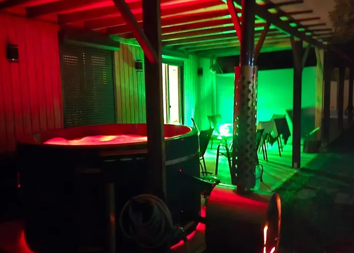 Nowy York - Sauna - Jacuzzi - Najczystsze Jezioro Pl - - Styrus Holiday home Giewartow